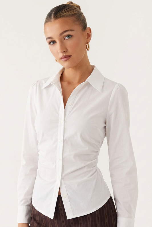 Chemise Blanche Ajustée pour Femme avec Manches Ballons et Taille Marquée
