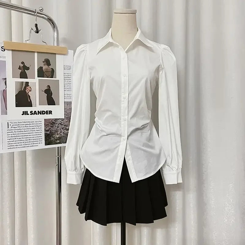 Chemise Blanche Ajustée pour Femme avec Manches Ballons et Taille Marquée