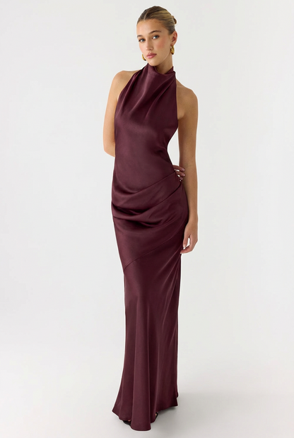 Robe de Soirée Satinée à Col Montant et Dos Nu - Coupe Ajustée