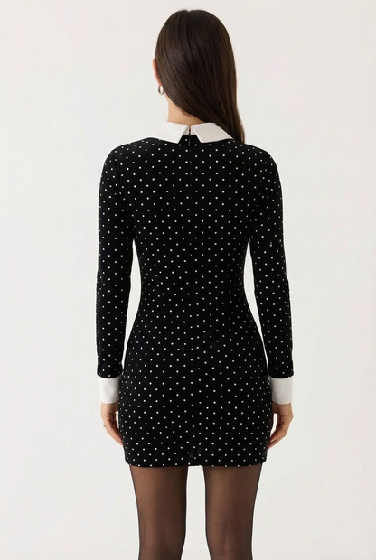 Robe Mini Noire à Pois – Col Claudine Chic et Manches Longues