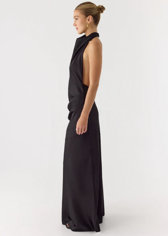 Robe de Soirée Satinée à Col Montant et Dos Nu - Coupe Ajustée